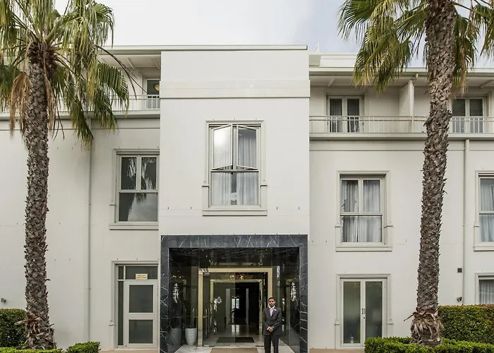 Queen Victoria Hotel By Newmark